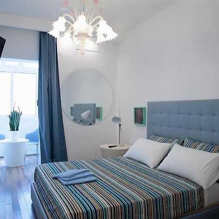 Savoia & Cavour _ Premium Signature _ Hotel Бари Екстериор снимка
