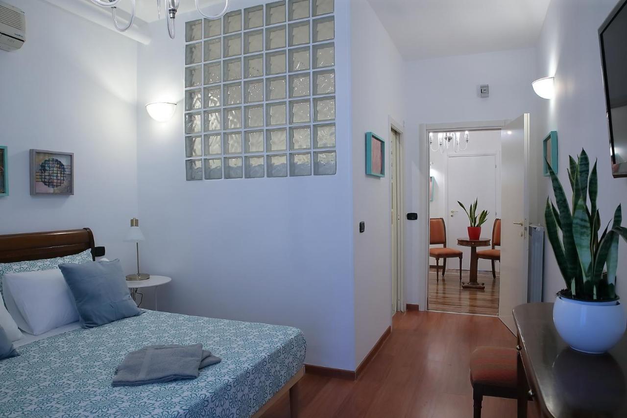 Savoia & Cavour _ Premium Signature _ Hotel Бари Екстериор снимка
