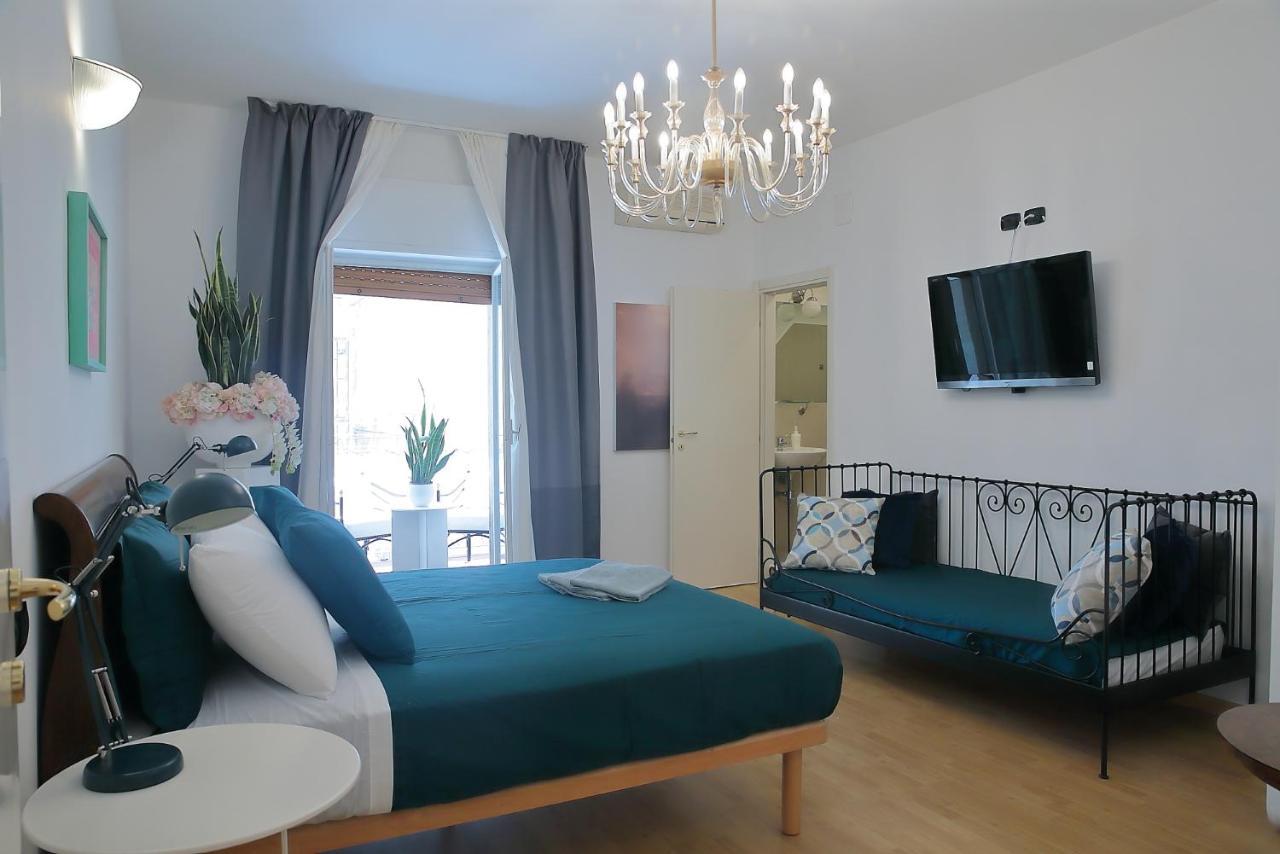 Savoia & Cavour _ Premium Signature _ Hotel Бари Екстериор снимка