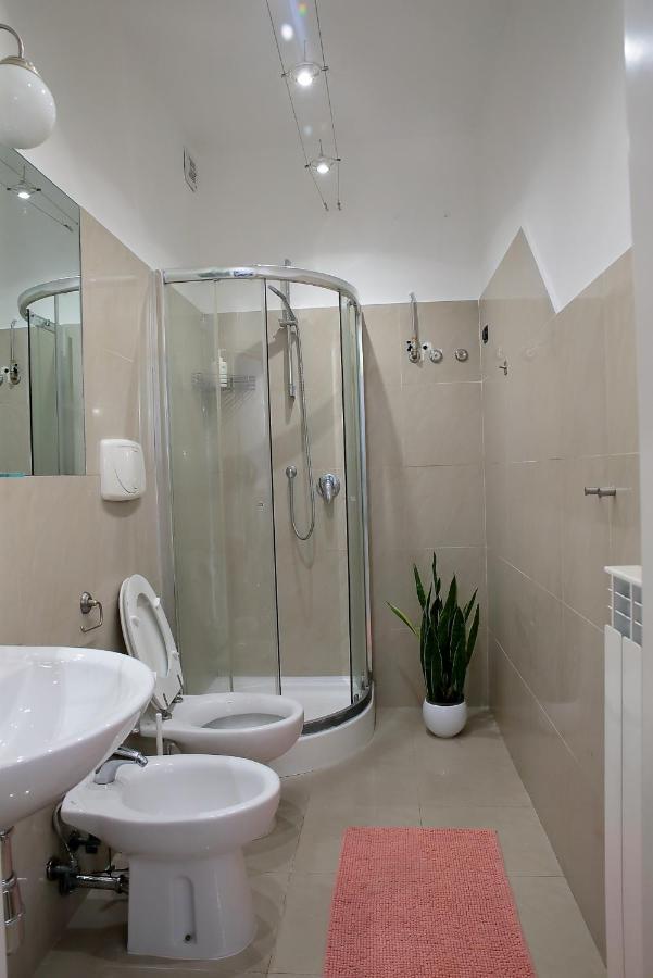Savoia & Cavour _ Premium Signature _ Hotel Бари Екстериор снимка