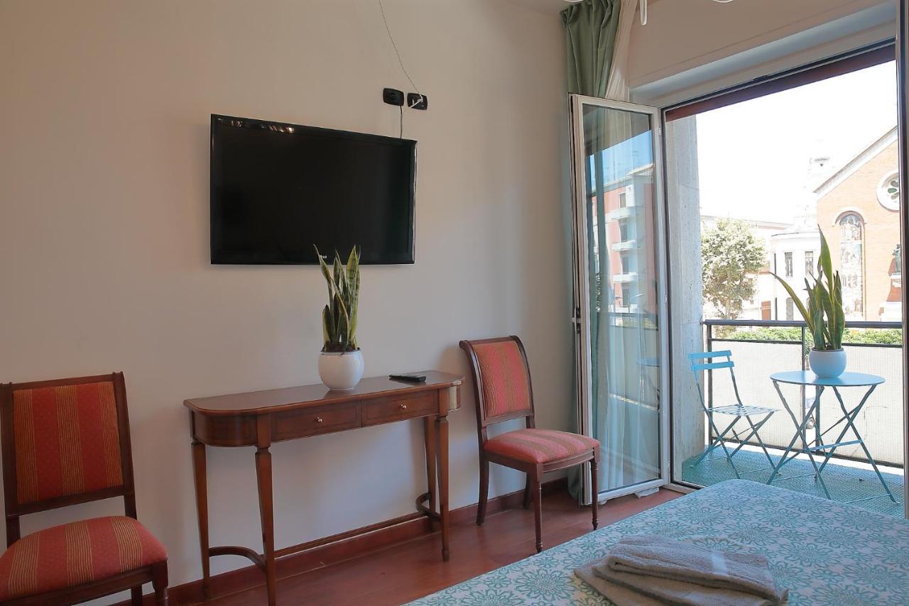 Savoia & Cavour _ Premium Signature _ Hotel Бари Екстериор снимка