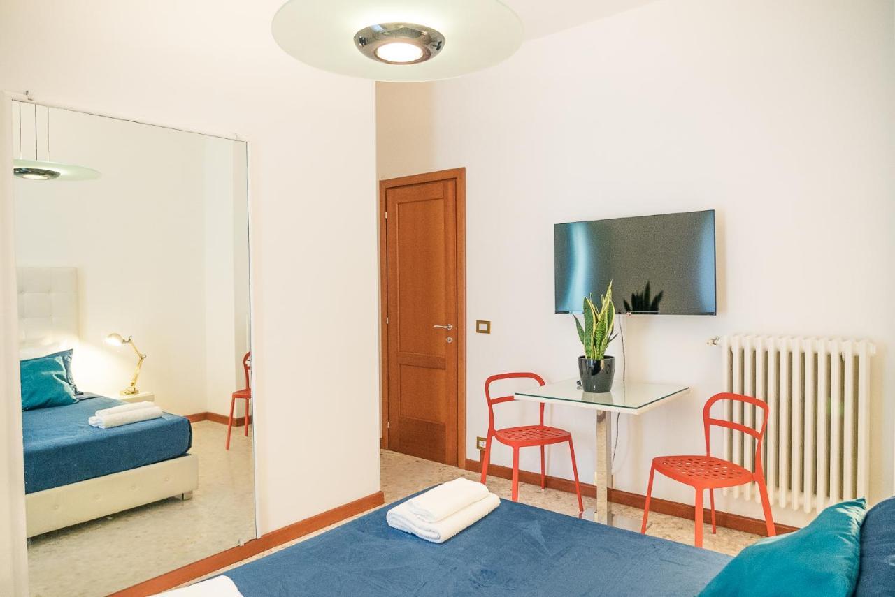 Savoia & Cavour _ Premium Signature _ Hotel Бари Екстериор снимка